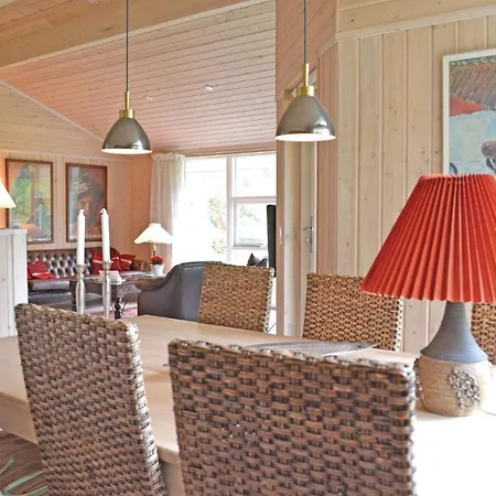 Tobaksvej M-892 بيت للعطل